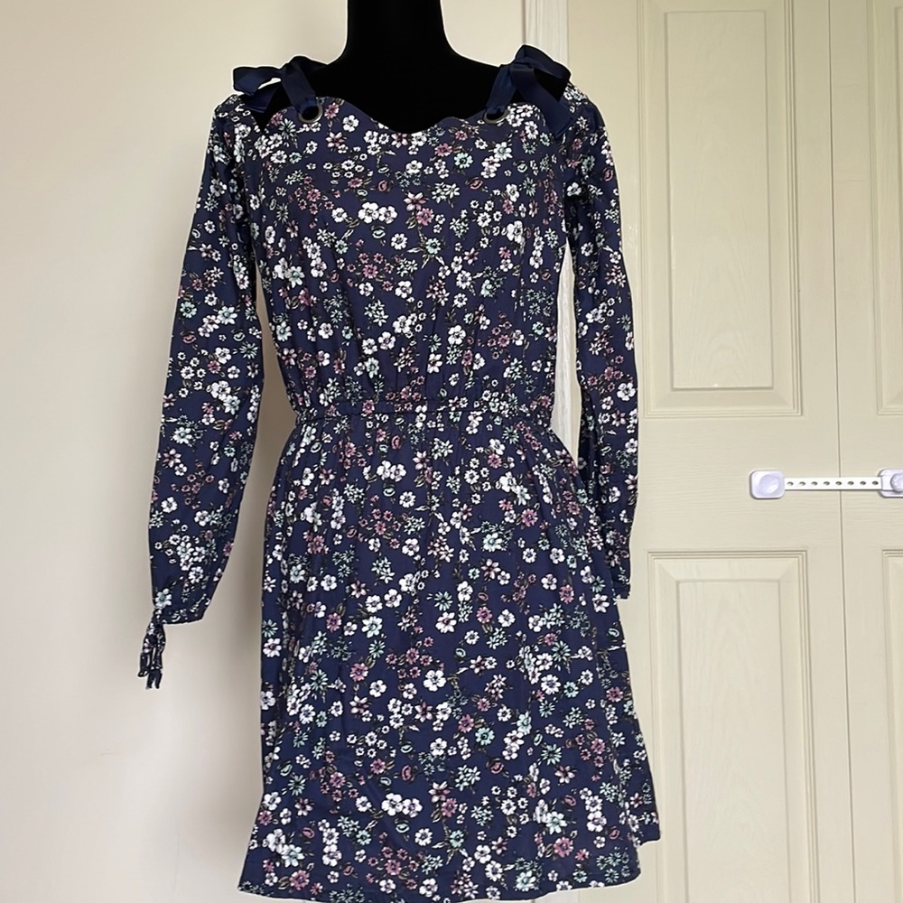 Beautiful dress 👗 size L